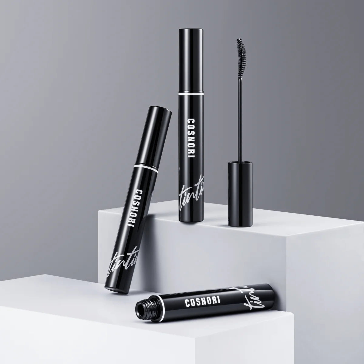 COSNORI tonuojantis blakstienų serumas 2 viename – Deep Black 9g.